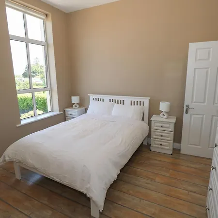 The East Wing Appartement *