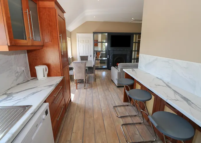 The East Wing Апартаменты *