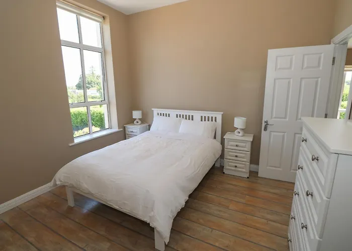 The East Wing Апартаменты *